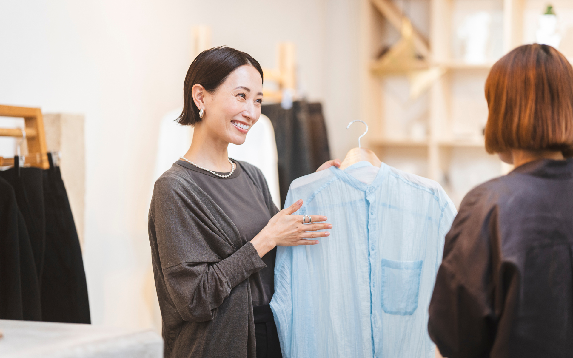 株式会社アバンザ_接客・販売